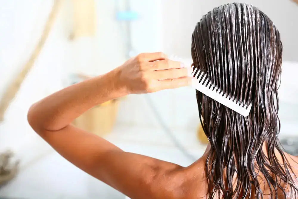 Différence entre le BOTOX capillaire et les LISSAGES